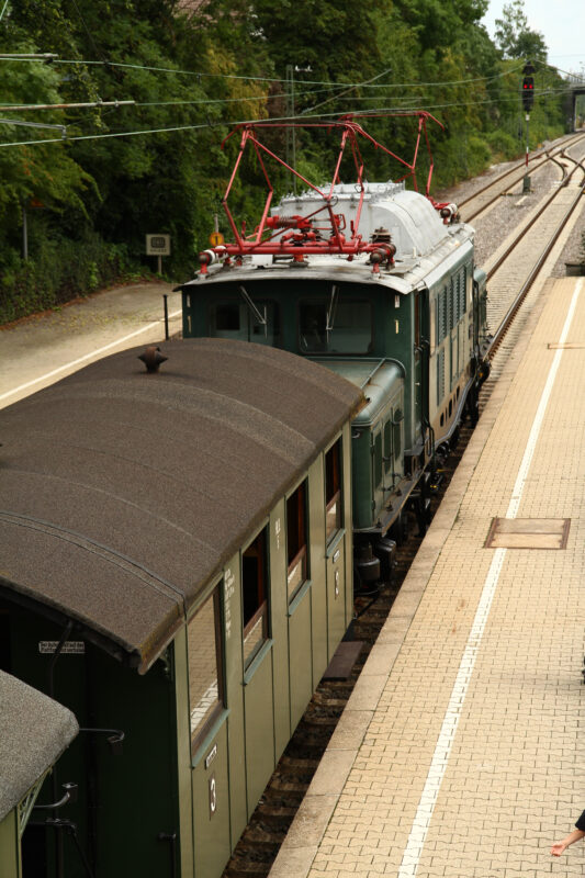 Historische E-Lok "Krokodil" im Bahnhof Korntal im August 2014