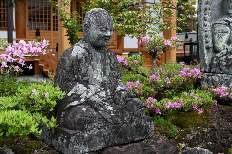 Steinbudda nahe Ninna-ji