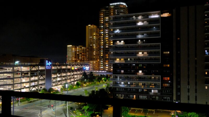 Blick aus dem Torifito-Hotel am Kashiwanoha Campus am Abend