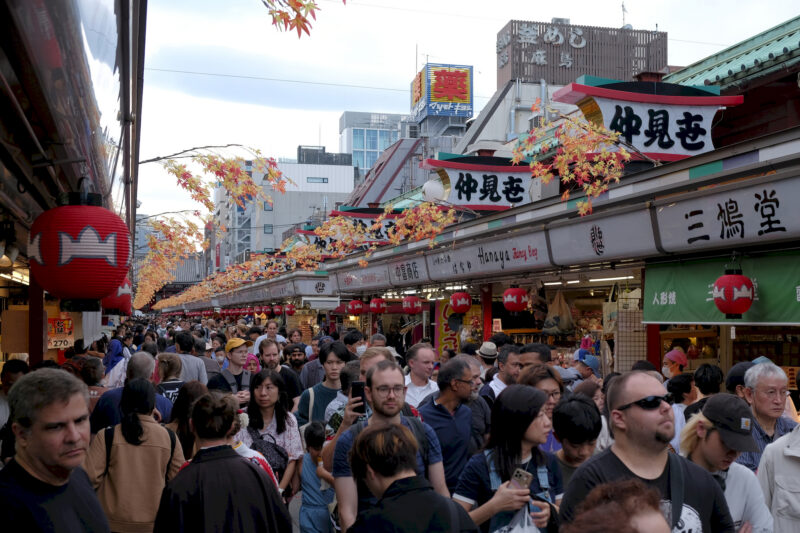 Nakamise-dōri nahe Sensō-ji in Asakusa, Tokyo / 仲見世通り (浅草寺, 東京)