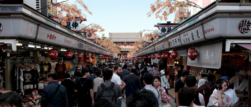 Nakamise-dōri nahe Sensō-ji in Asakusa, Tokyo / 仲見世通り (浅草寺, 東京)