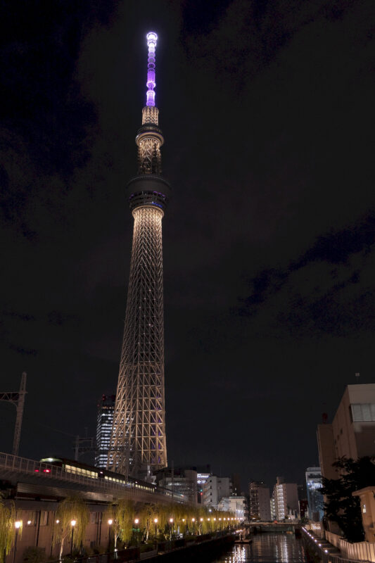 Der Tokyo Skytree bei Nacht